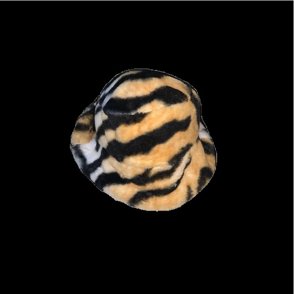 Tiger Print Fur Hat - Picture 3 of 4